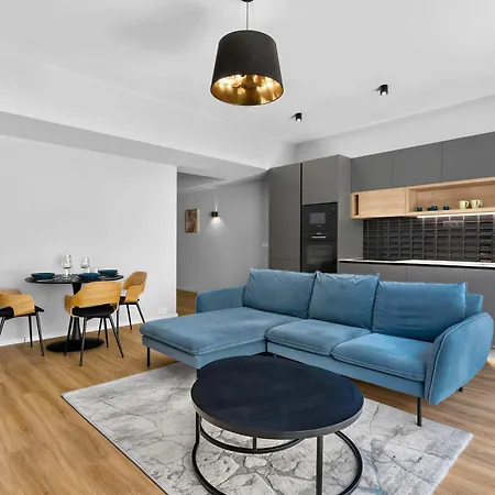 Romantic Designer With Balcony - Old Town Lejlighed *