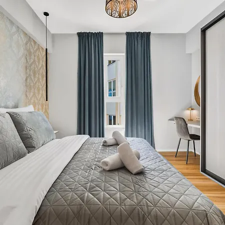 Romantic Designer With Balcony - Old Town Bratislava