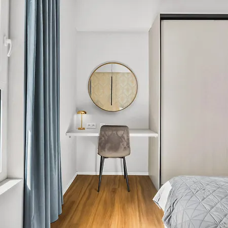 Romantic Designer With Balcony - Old Town Bratislava